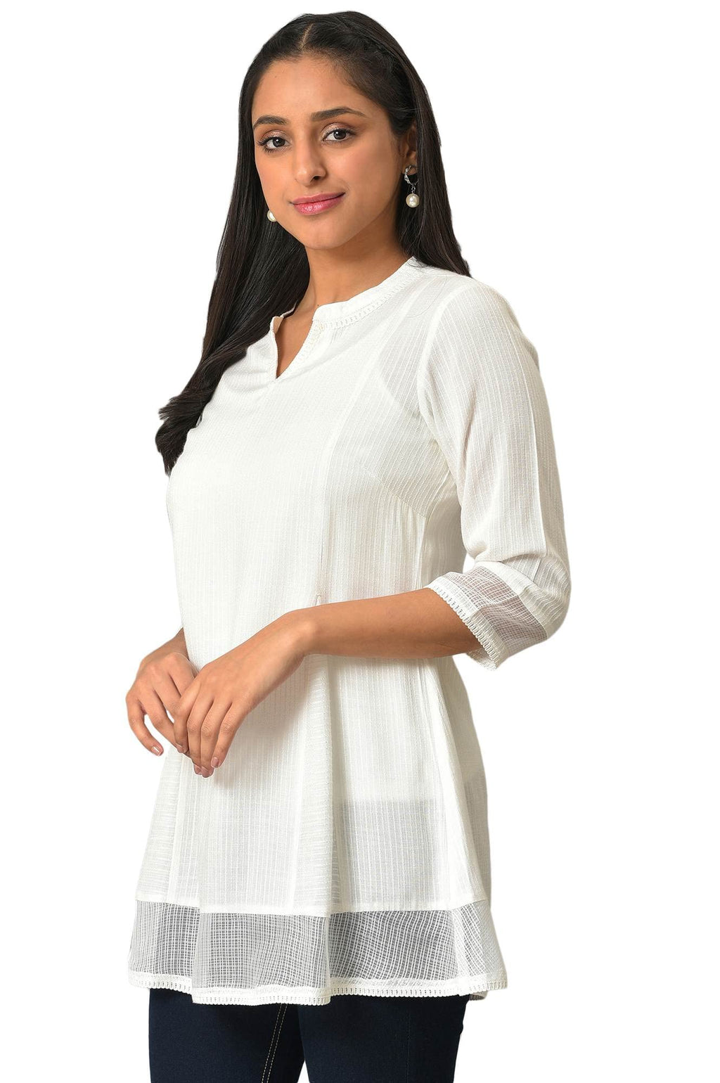 Aurelia Women White Rayon Texutured Kurti