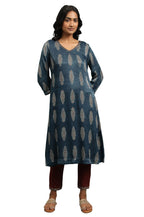 W For Woman Indigo Ajrakh Kurta In Lustrous Satin_23Maf11651-910734_M