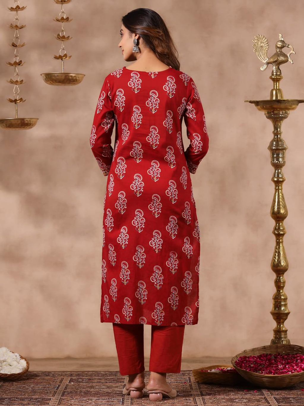 Anubhutee Women'S Maroon Ethnic Motifs V-Neck Straight Kurta…