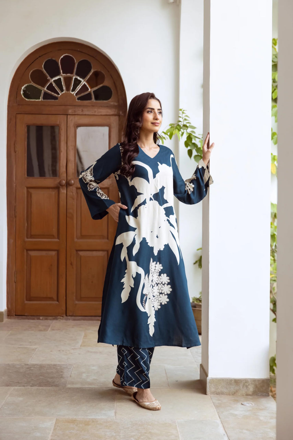 ANNI DESIGNER Womens Rayon Viscose Straight Printed Kurta with Palazzo (Cukari Blue-VKS03_M_Blue_Medium)