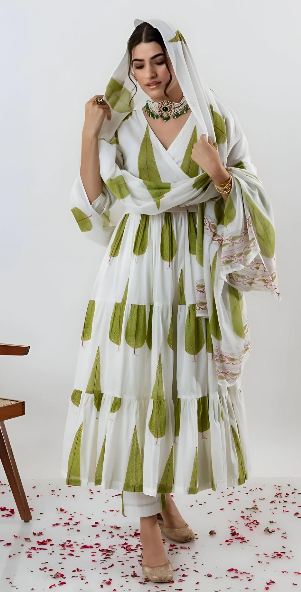 Sugathari WomenS White Georgette Anarkali Floral Printed Kurta With Pant & Dupatta
