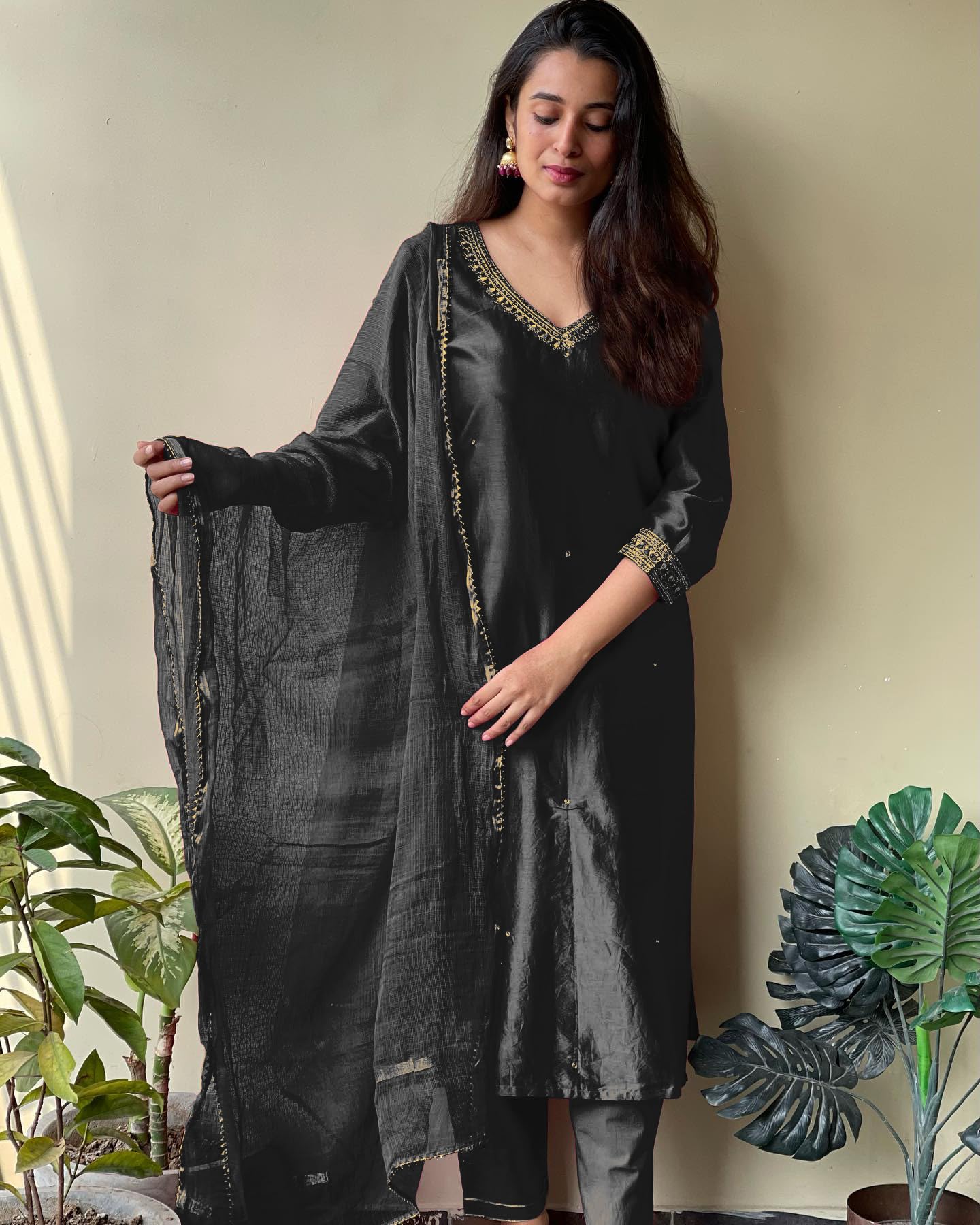 ANNI DESIGNER Womens Rayon Blend Kurta with Pant & Dupatta (BAGICHA-Rani_Black_X-Large)