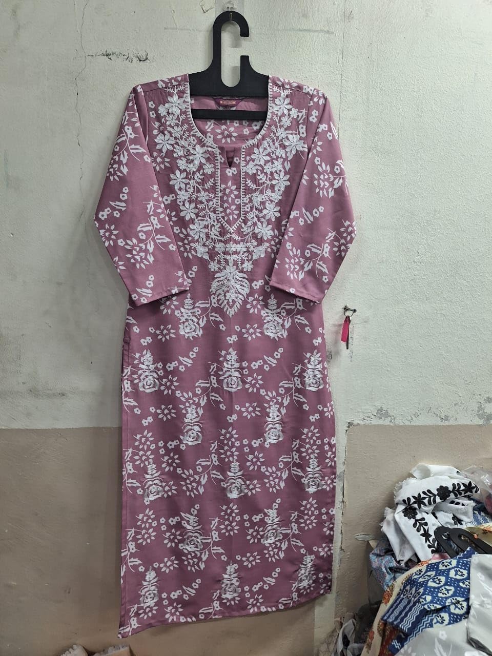 Gosriki Women'S Cotton Blend Floral Straight Kurti