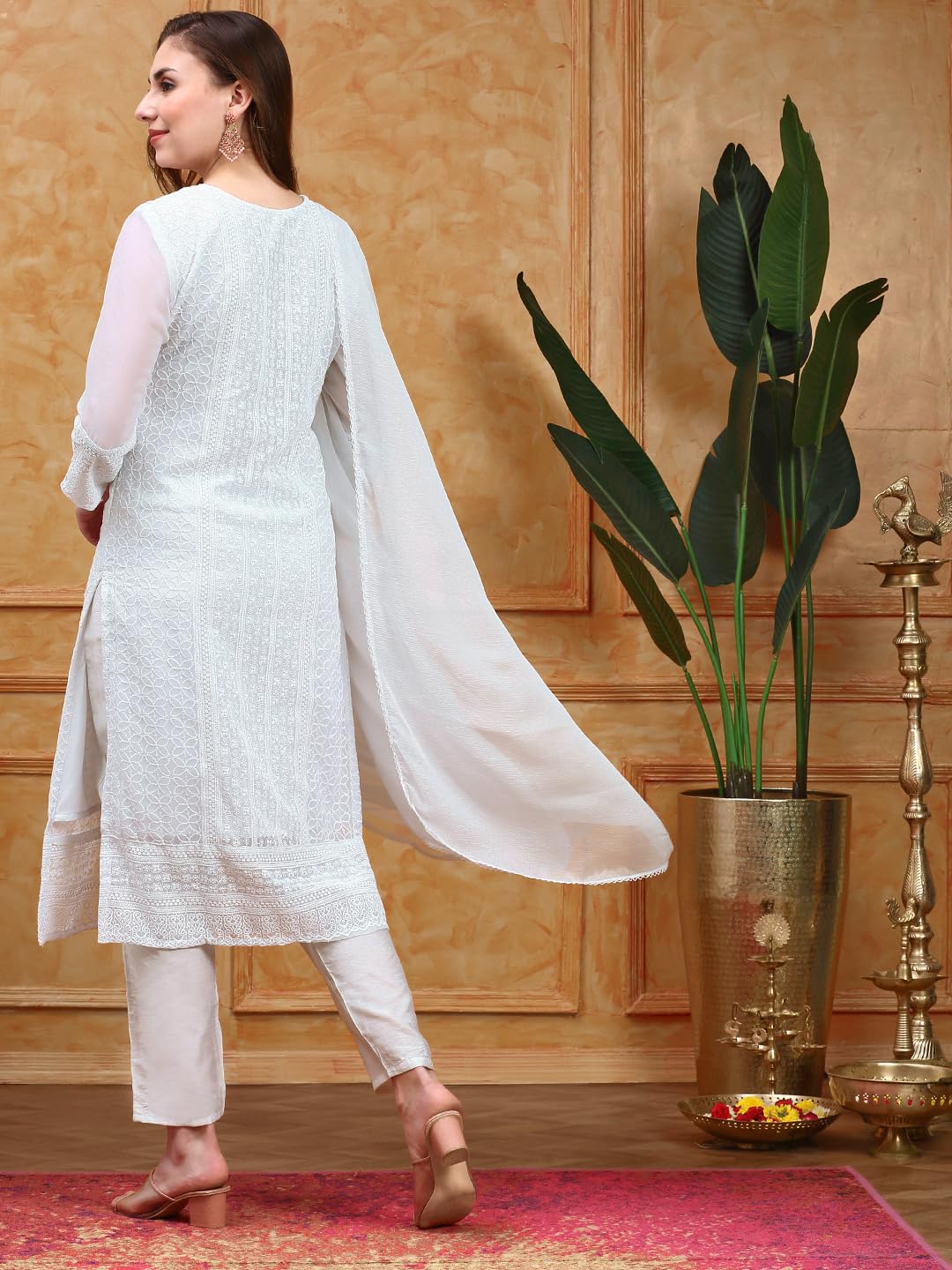 Ishin Women White 3Pcs Kurta Set With Dupatta