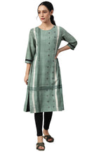 W Green Geometric Printed Kurta With Thread Embroidery For Women