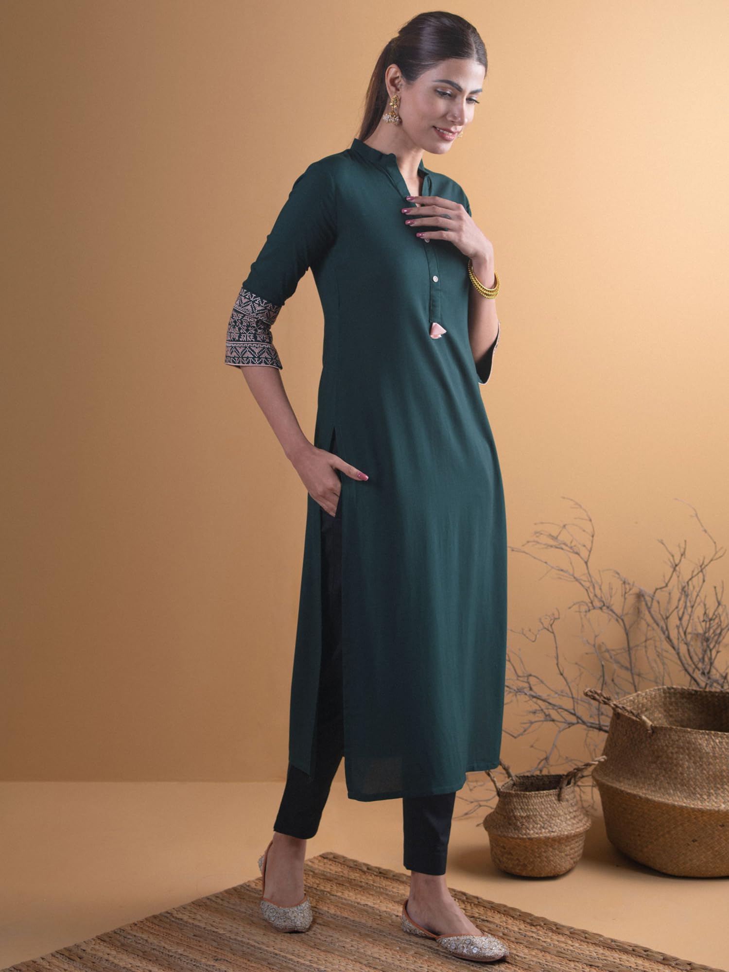 Libas Green Solid Rayon Straight Kurta