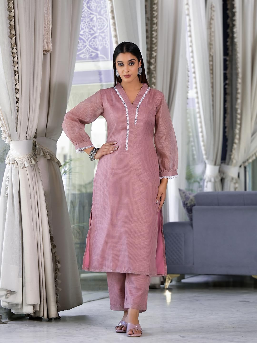 Varanga Women Mauve Kota Check V-Neck, Long Sleeve Straight Kurta, Paired With Tonal Bottom.