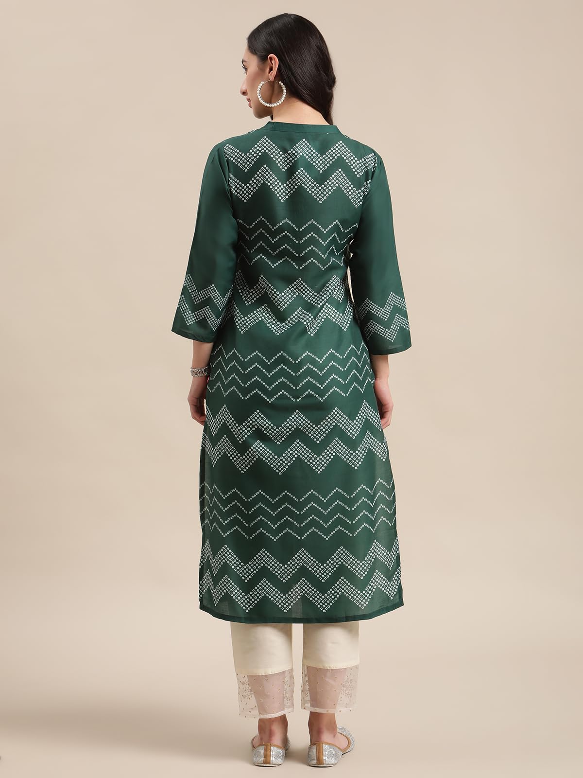 Varanga Green And Bandhej Mandarin Collar Straight Kurta.