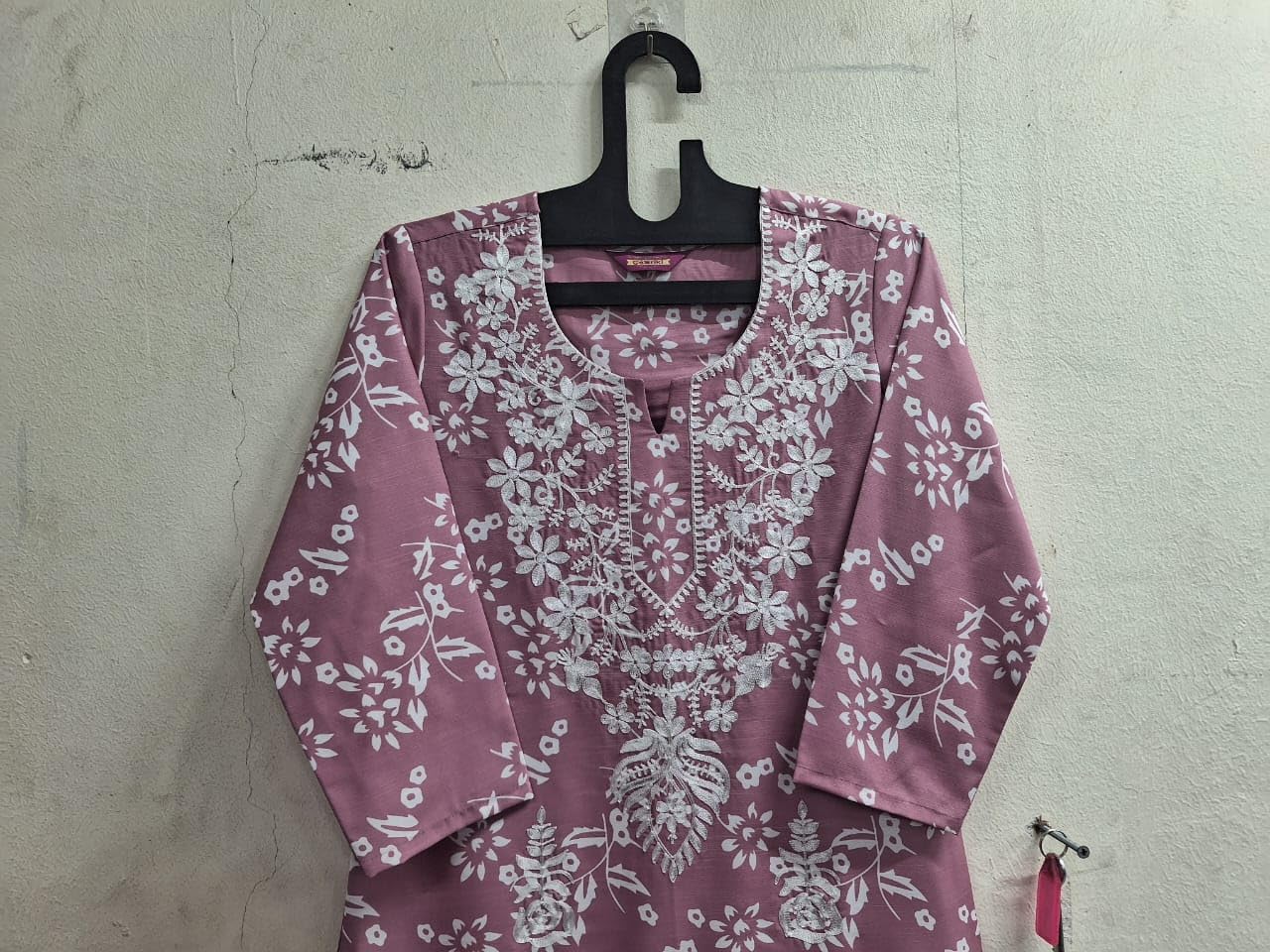 Gosriki Women'S Cotton Blend Floral Straight Kurti