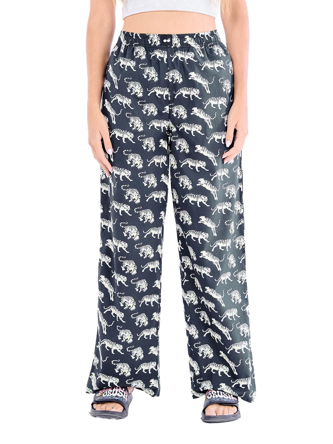 Bewakoof Womens All Over Printed Regular Fit Cotton Poplin Wide Leg Pyjamas_644706_Blue_L