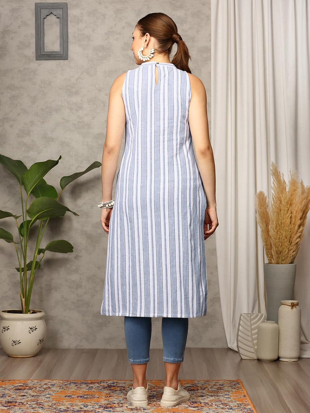 Anubhutee Women Band Collar Yard Dyed Cotton Off White Kurta