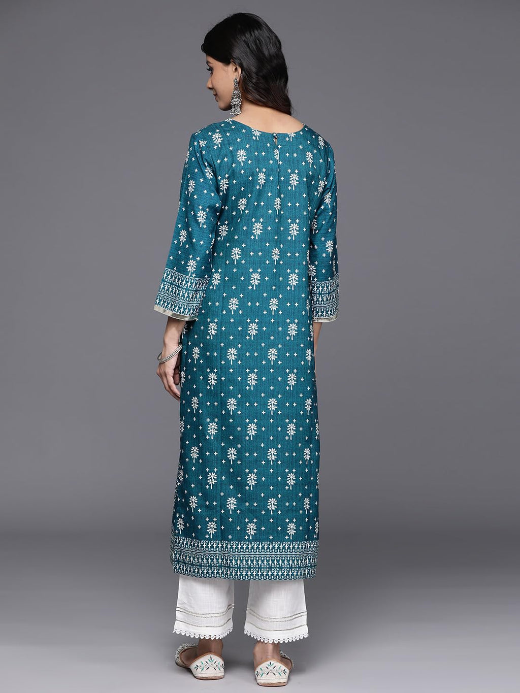 Teal Placement Printed Kurta With Round Neckline,Three Quarter Sleeves,Calf Length Straight Kurta,Side Slit,Straight Hemline.