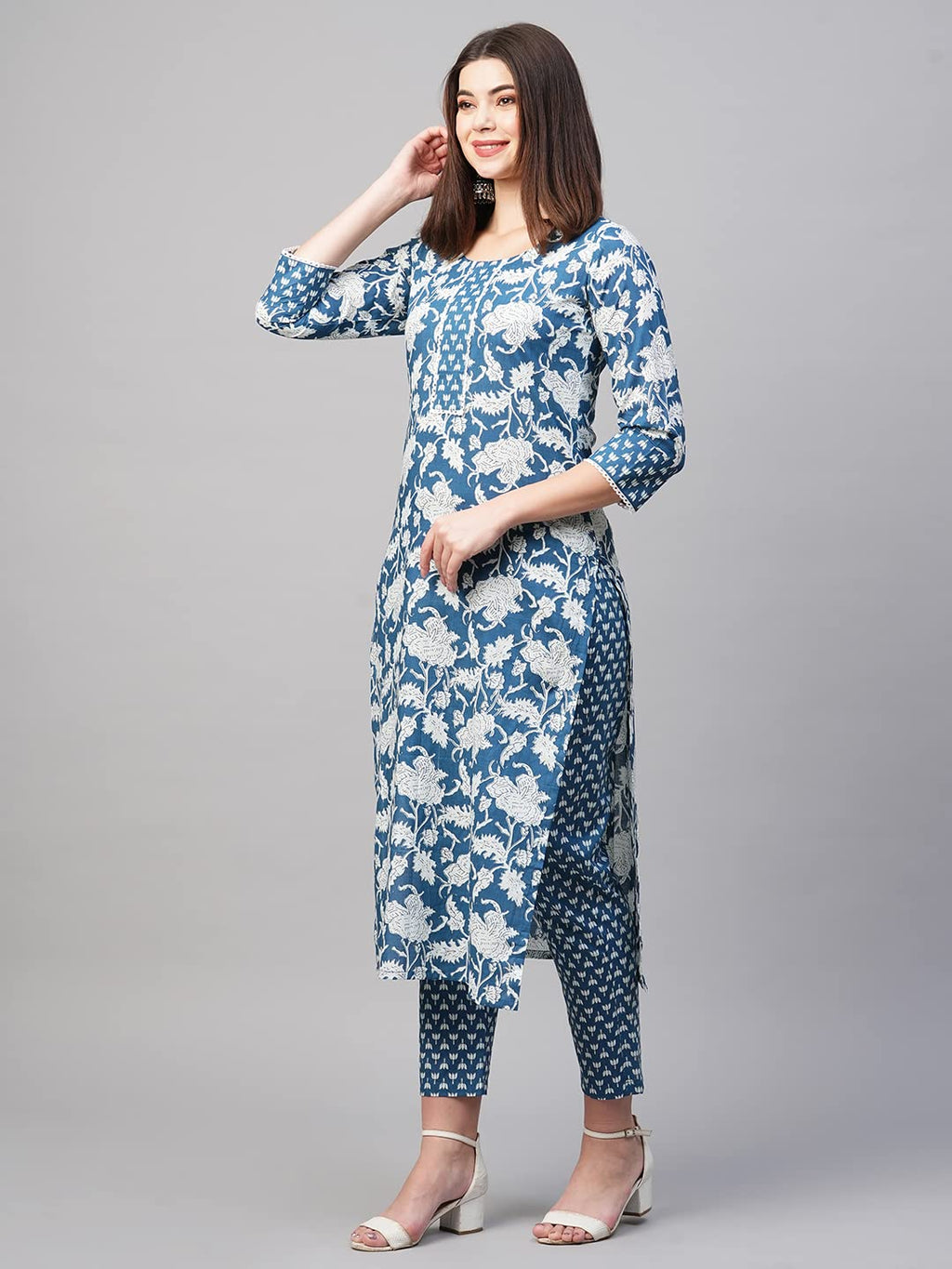 ANNI DESIGNER Womens Cotton Blend Printed Straight Kurta with Pant (Pustak Blue-GNw_3XL_White/Blue_XXX-Large)
