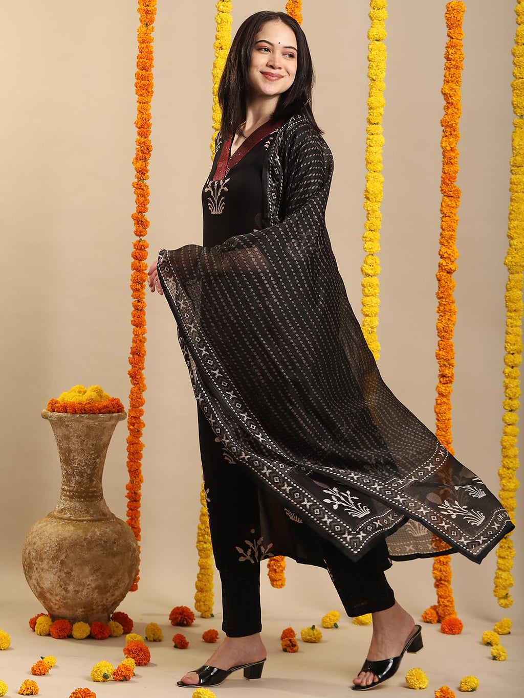 ANNI DESIGNER Womens Rayon Blend Straight Printed Kurta with Pant & Dupatta (Jimny Black-VKS02_S_Black_Small)