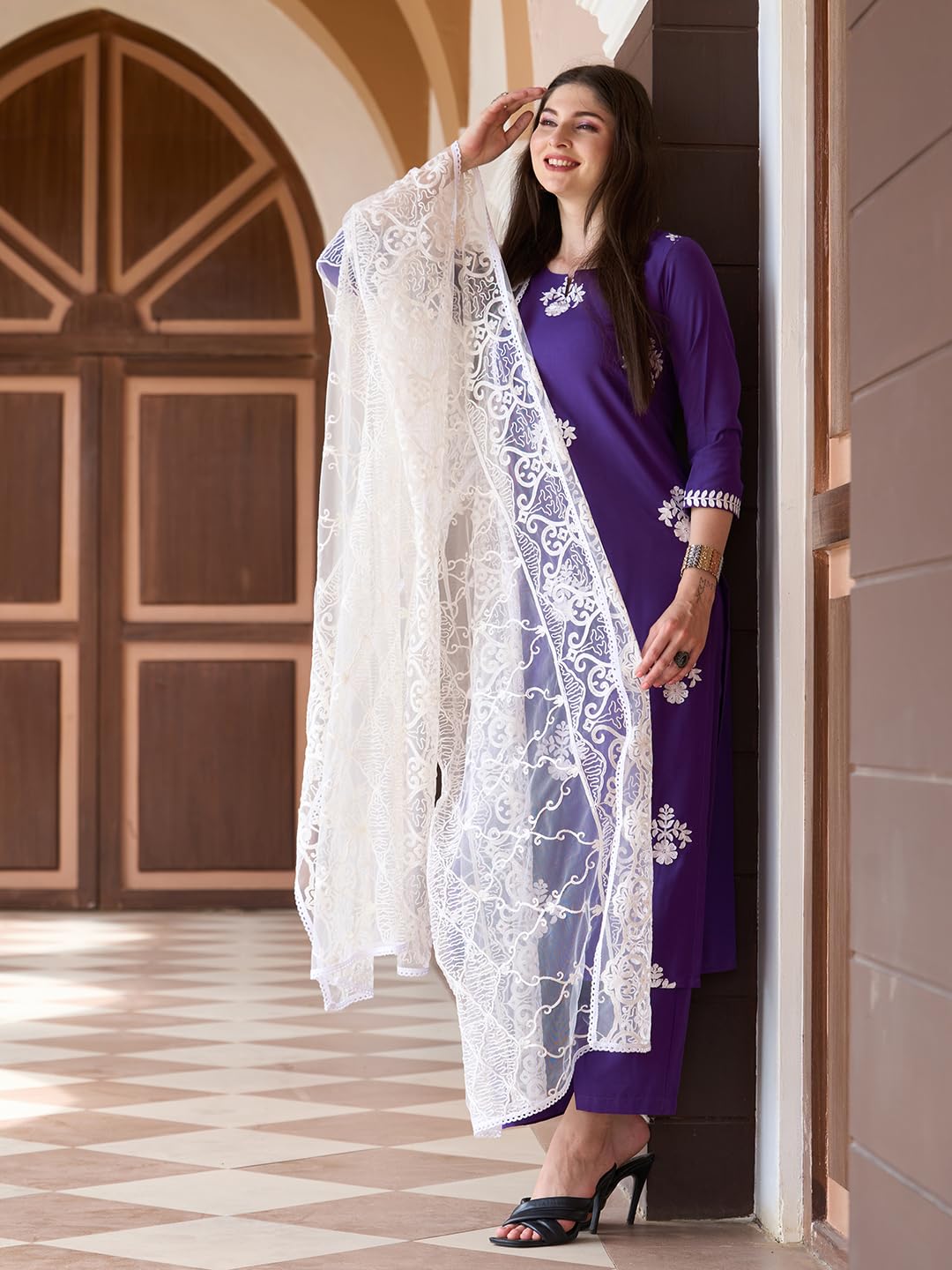 Gosriki Women'S Cotton Blend Straight Embroidered Kurta With Palazzo & Dupatta