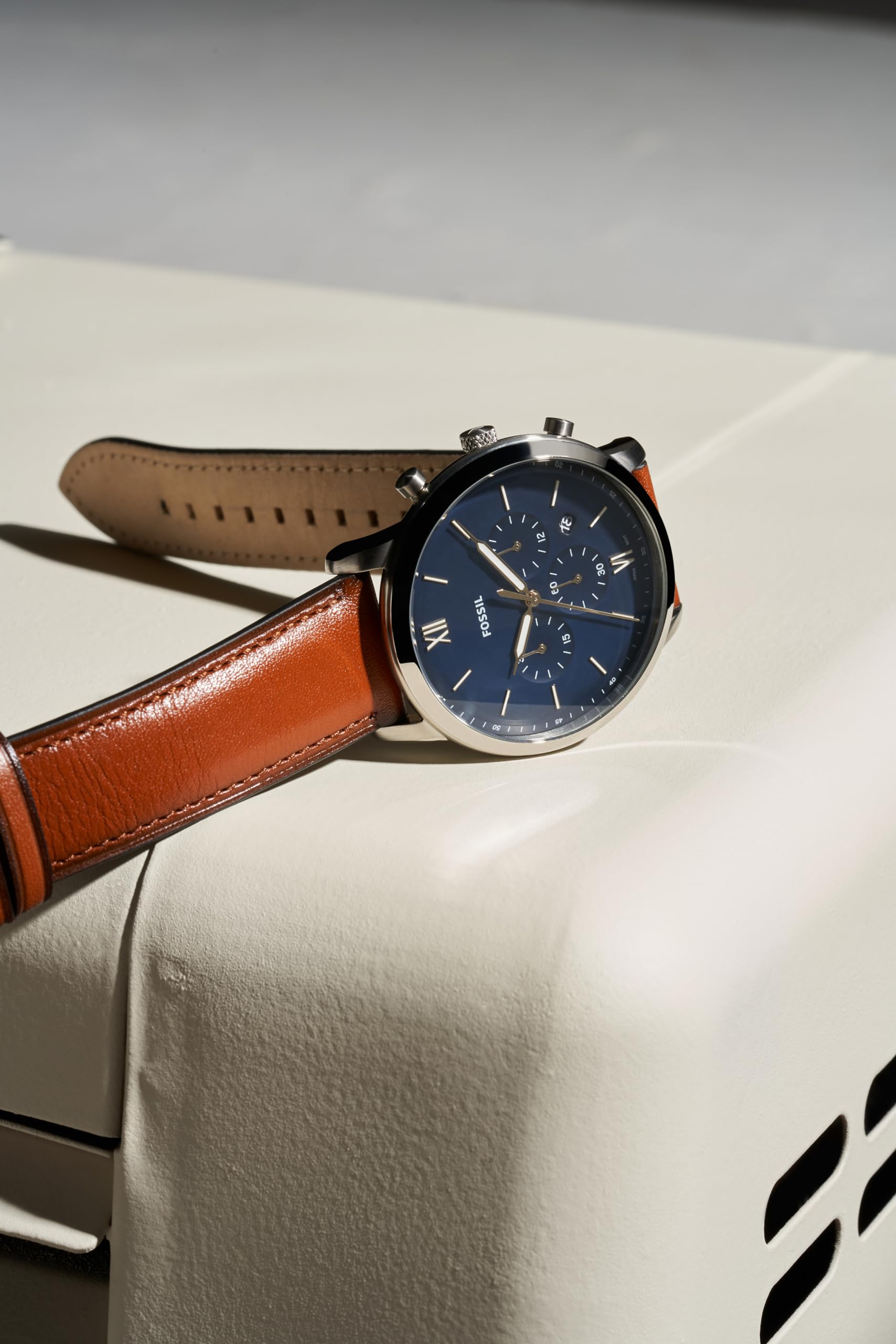 Fossil Men's Neutra Quartz Stainless Steel and Leather Chronograph Watch, Color: Silver, Luggage (Model: FS5453)