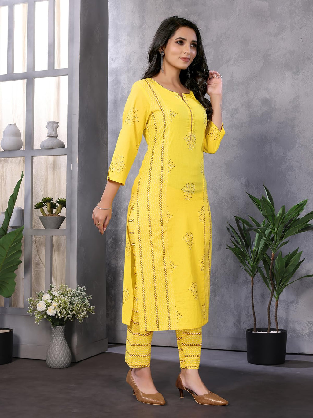 rangita Yellow Cotton Printed Straight Kurta With Pant