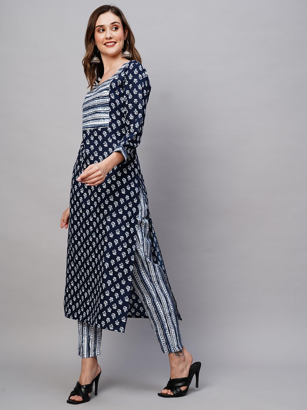 ANNI DESIGNER Womens Cotton Blend Staright Printed Kurta with Pant (Kuhoo Blue-KNW_M_Blue_Medium)