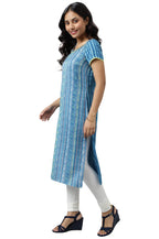 Aurelia Women Viscose Rayon Seaport Dobby Floral Yarn Dyed Straight Kurta