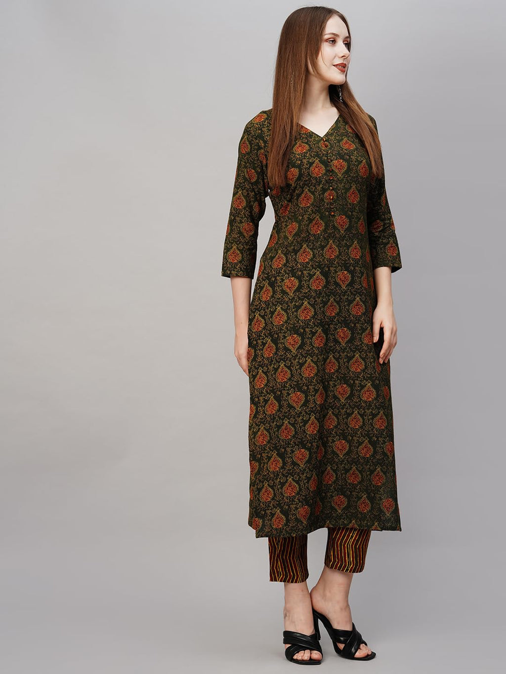 ANNI DESIGNER Womens Cotton Blend Printed Straight Kurta with Pant (Tapa Green_L_Green_Large)