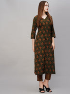 ANNI DESIGNER Womens Cotton Blend Printed Straight Kurta with Pant (Tapa Green_L_Green_Large)