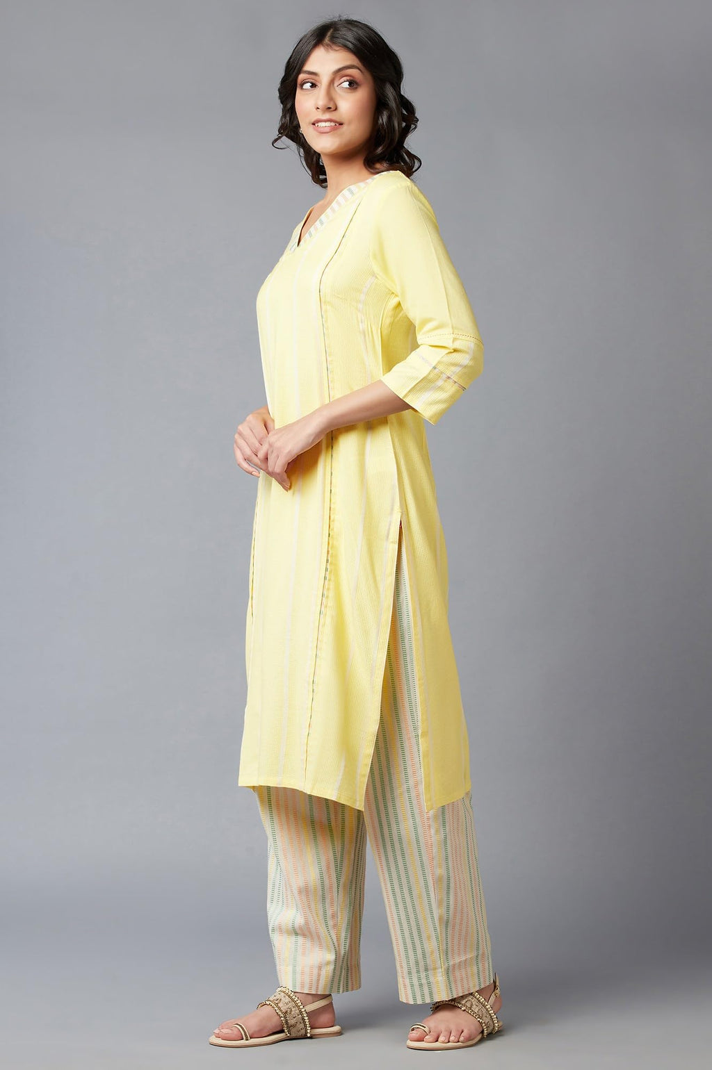 W For Woman Women Viscose V-Neck Kurta With Princess Seam Inserts