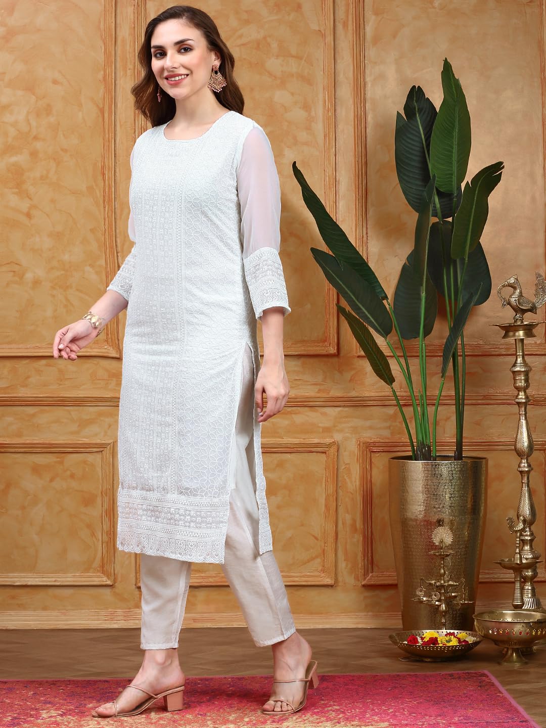Ishin Women White 3Pcs Kurta Set With Dupatta