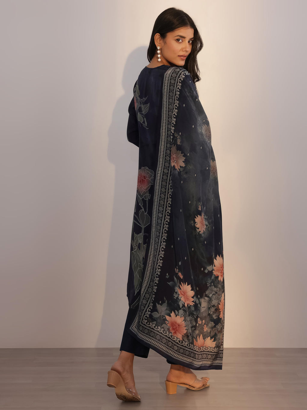Libas WomenS Silk Blend Kurta Set (400292