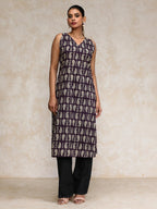 Varanga Women Paisley Printed V Neck Sleeveless Kurta Purple