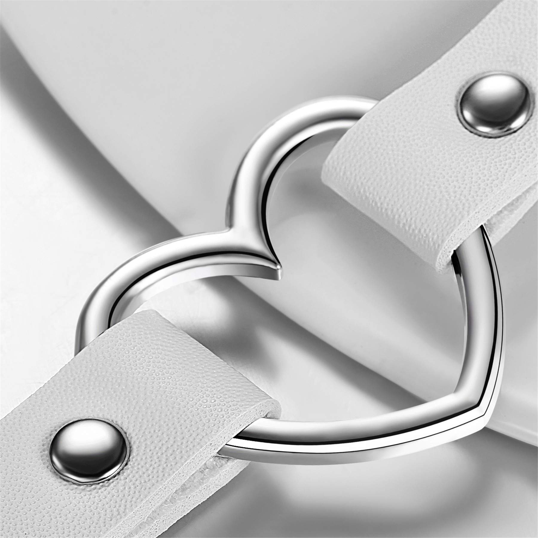 OIDEA White Adjustable Leather Heart Charm Choker Necklace for Women Party Cosplay Halloween Decorations