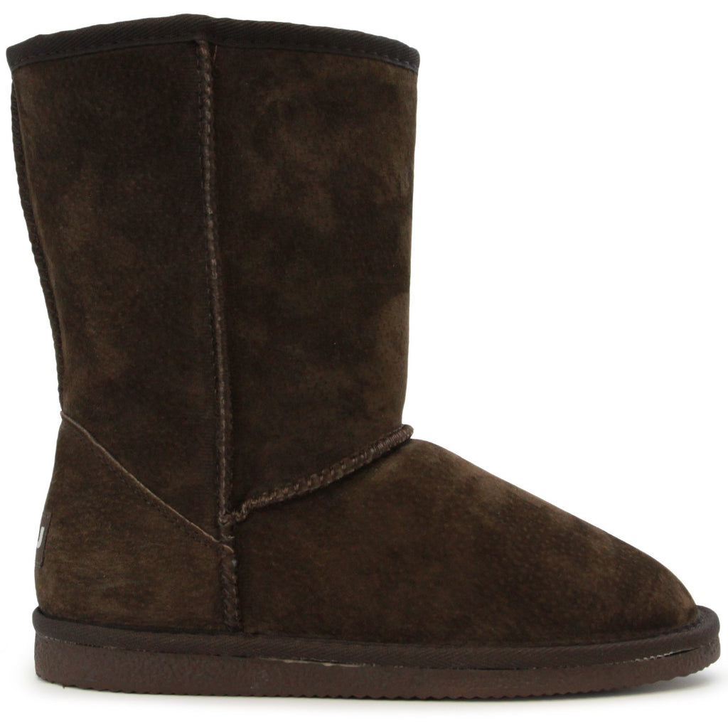 Lamo Sheepskin P909W-CHC-6 Womens Classic 9 in. Boot  Chocolate - Size 6
