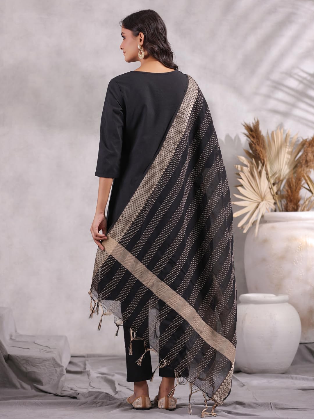 Anubhutee Women'S Black Ethnic Motifs Straight Kurta Withtrousers & Dupatta