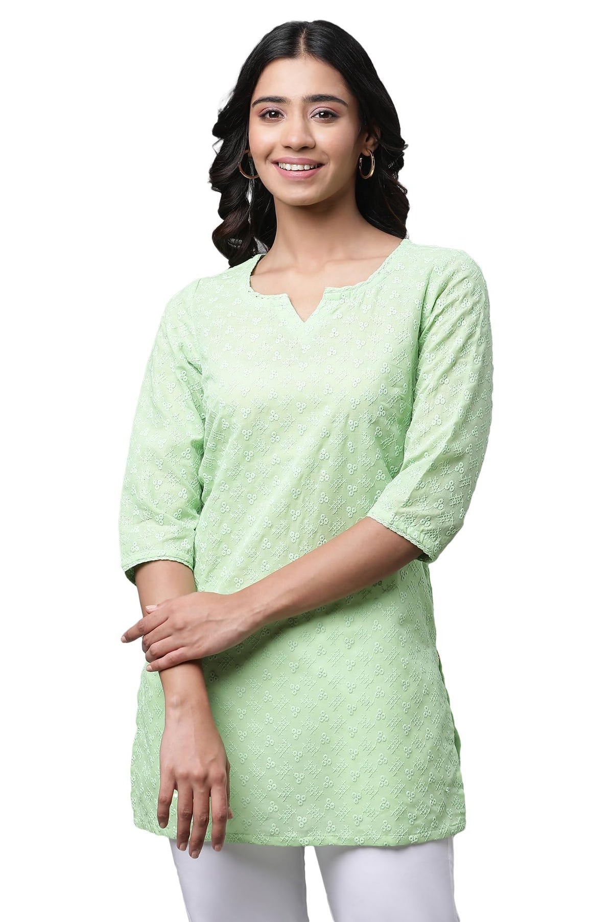 Aurelia Women Green Floral Embroidered Cotton Blend Straight Kurti