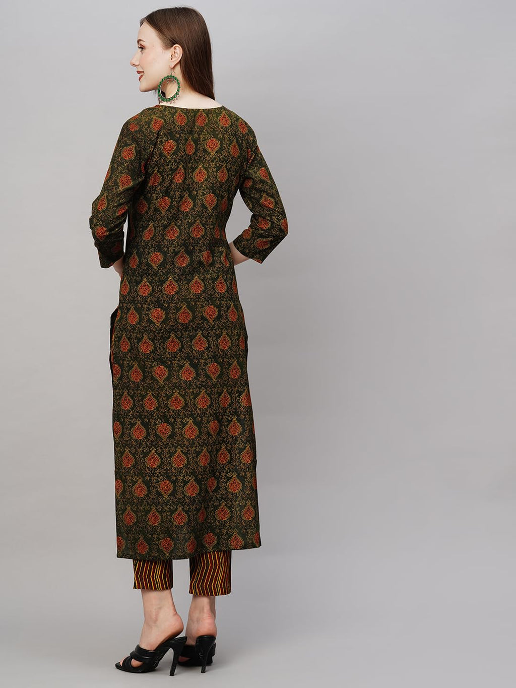 ANNI DESIGNER Womens Cotton Blend Printed Straight Kurta with Pant (Tapa Green_L_Green_Large)