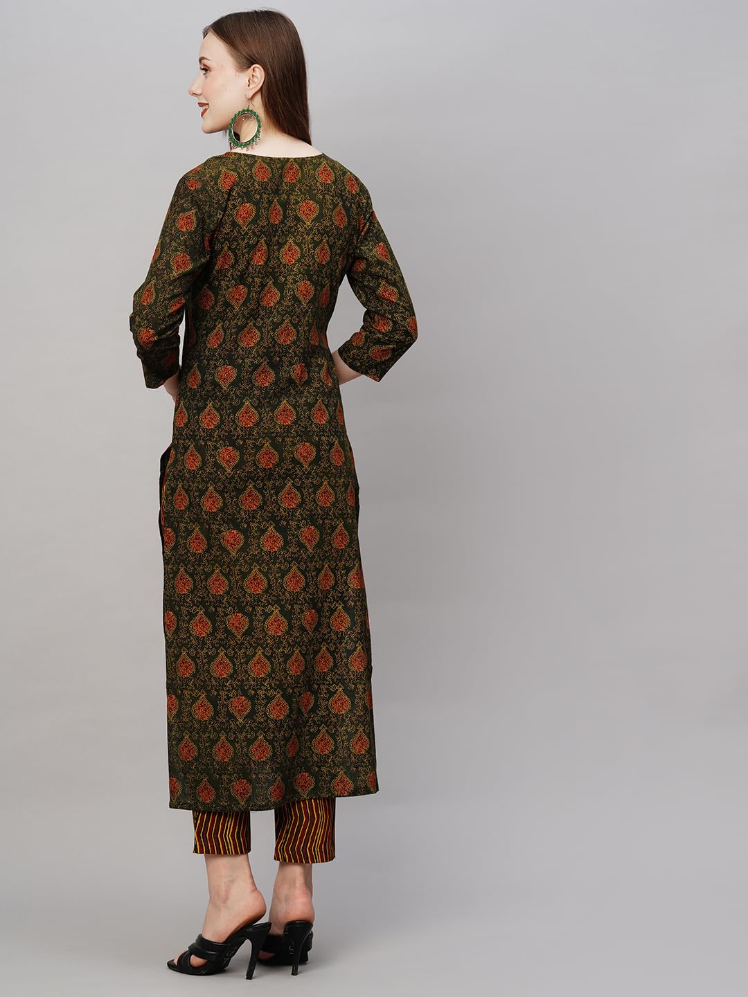 ANNI DESIGNER Womens Cotton Blend Printed Straight Kurta with Pant (Tapa Green_L_Green_Large)