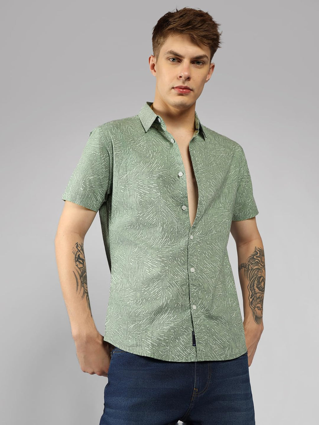 Dennis Lingo MenS| Green| Half Sleeve| Spread Collar| Printed| Relaxed Fit| Casual Shirt