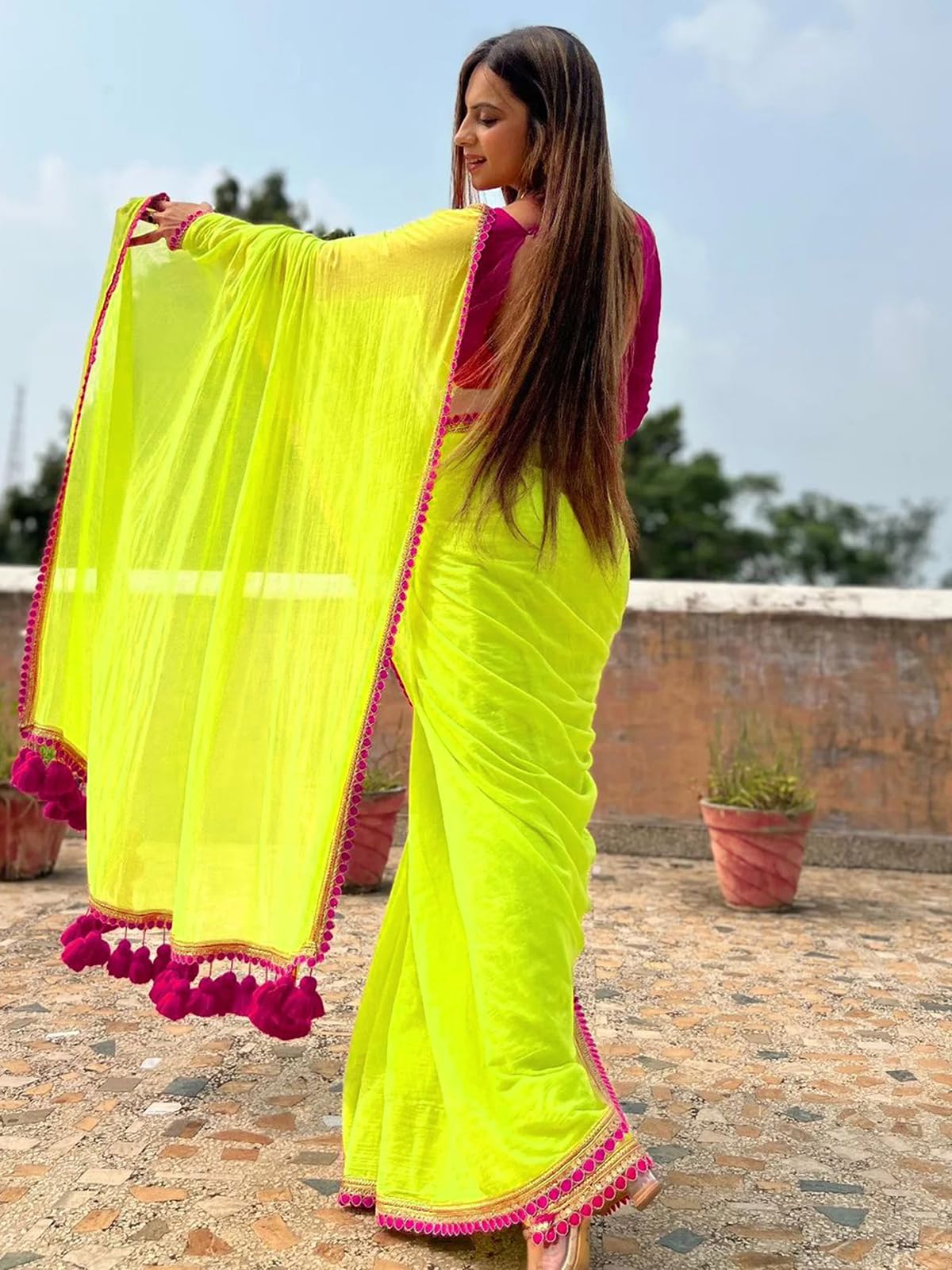 Satrani Womens Plain Georgette Saree