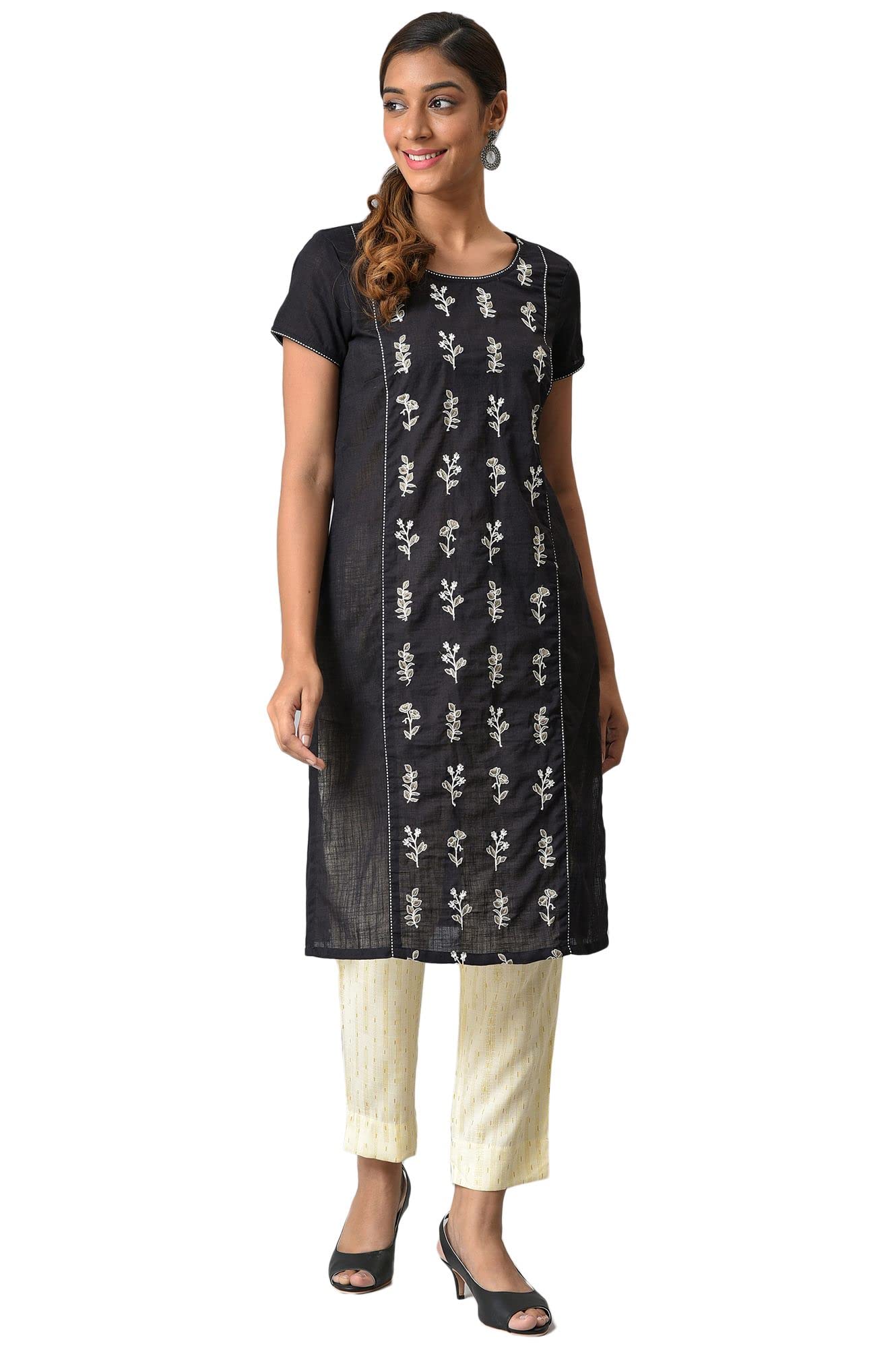 Black Embroidered Ethnic Kurta