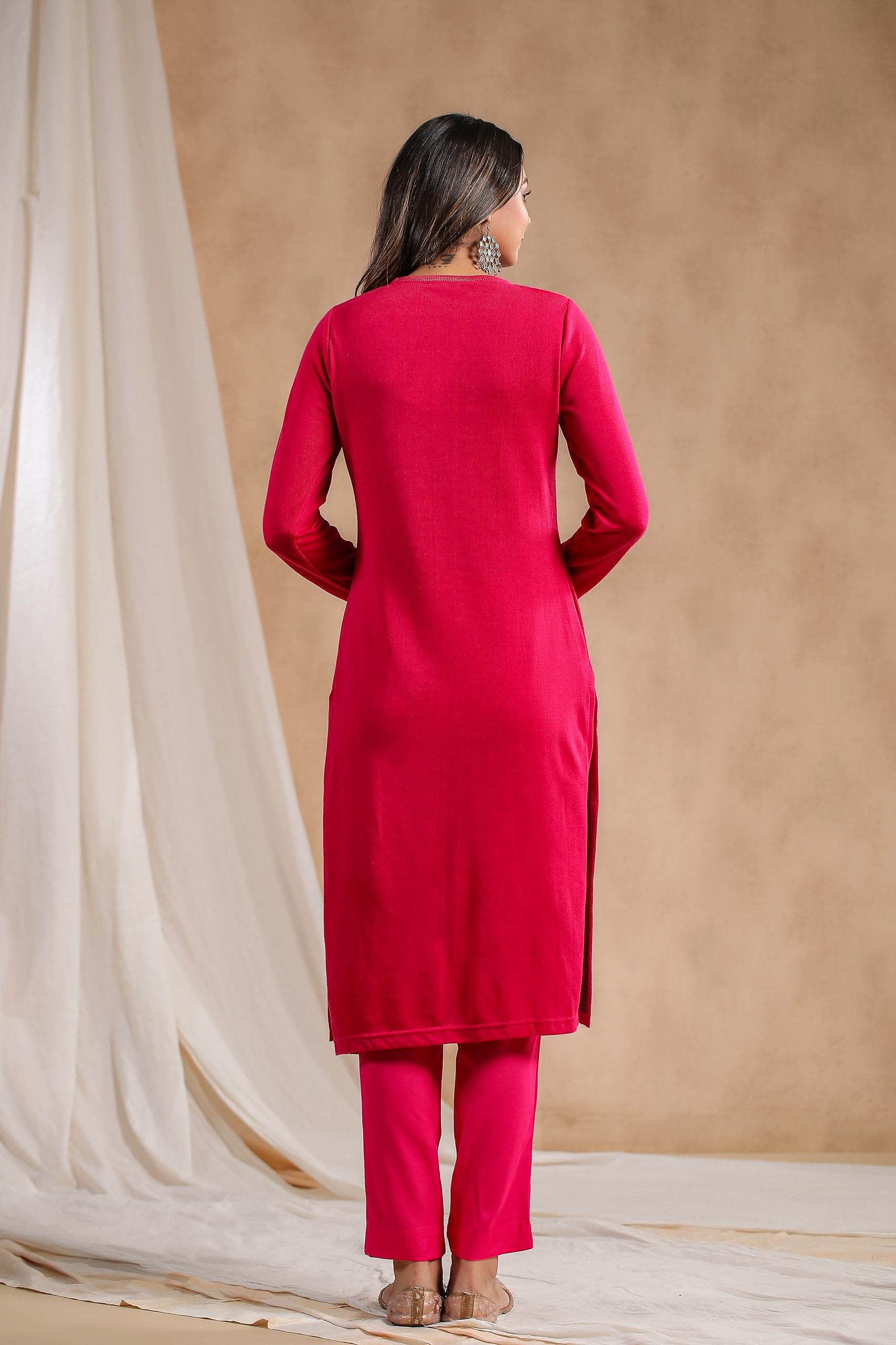 Ishin WomenS Pink Jacquard Style Ethnic Motifs Straight Winterwear Kurta