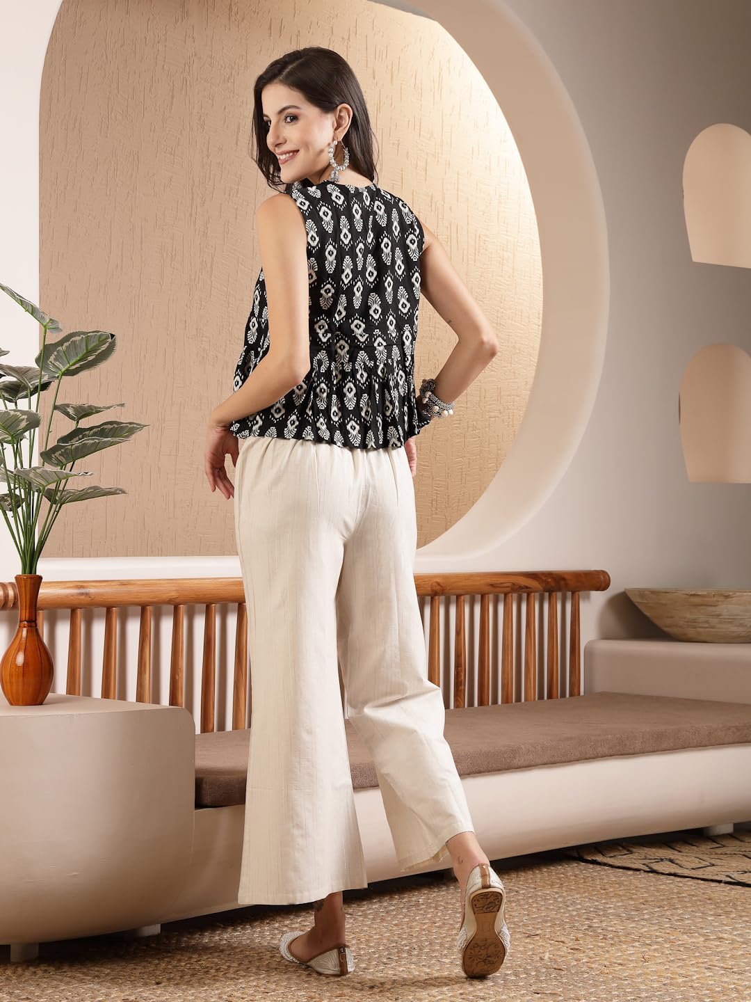 Stylum WomenS Black Ikat Printed Rayon Co-Ord Set