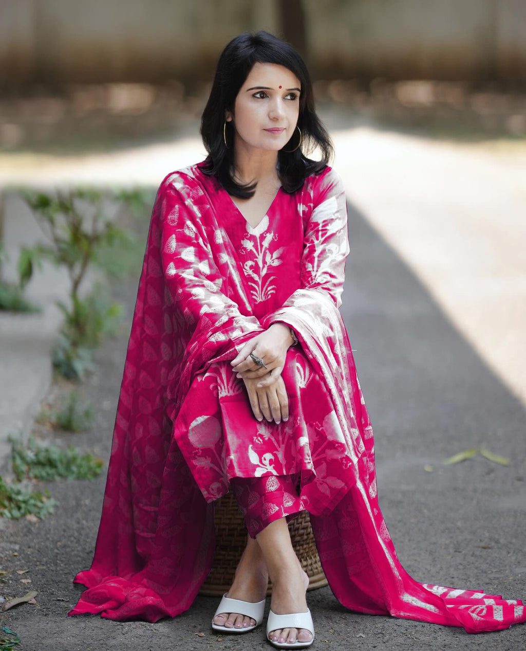 ANNI DESIGNER Womens Rayon Blend Floral Straight Kurta with Pant & Dupatta (Zuri Purple_Pink_Small)