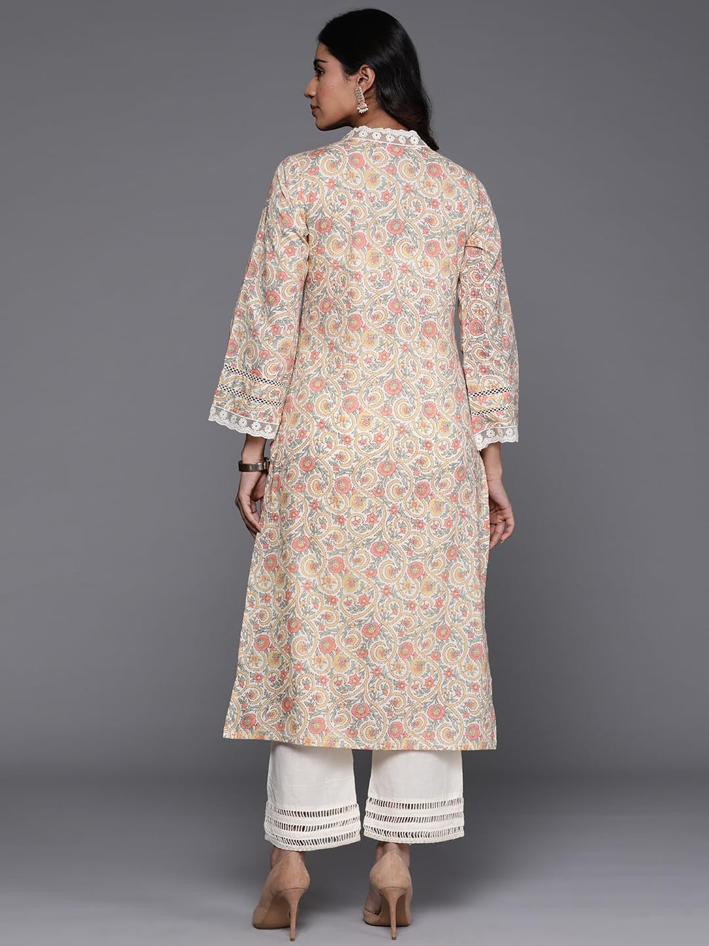 Varanga Women Off-White Floral Printed Straight Kurta