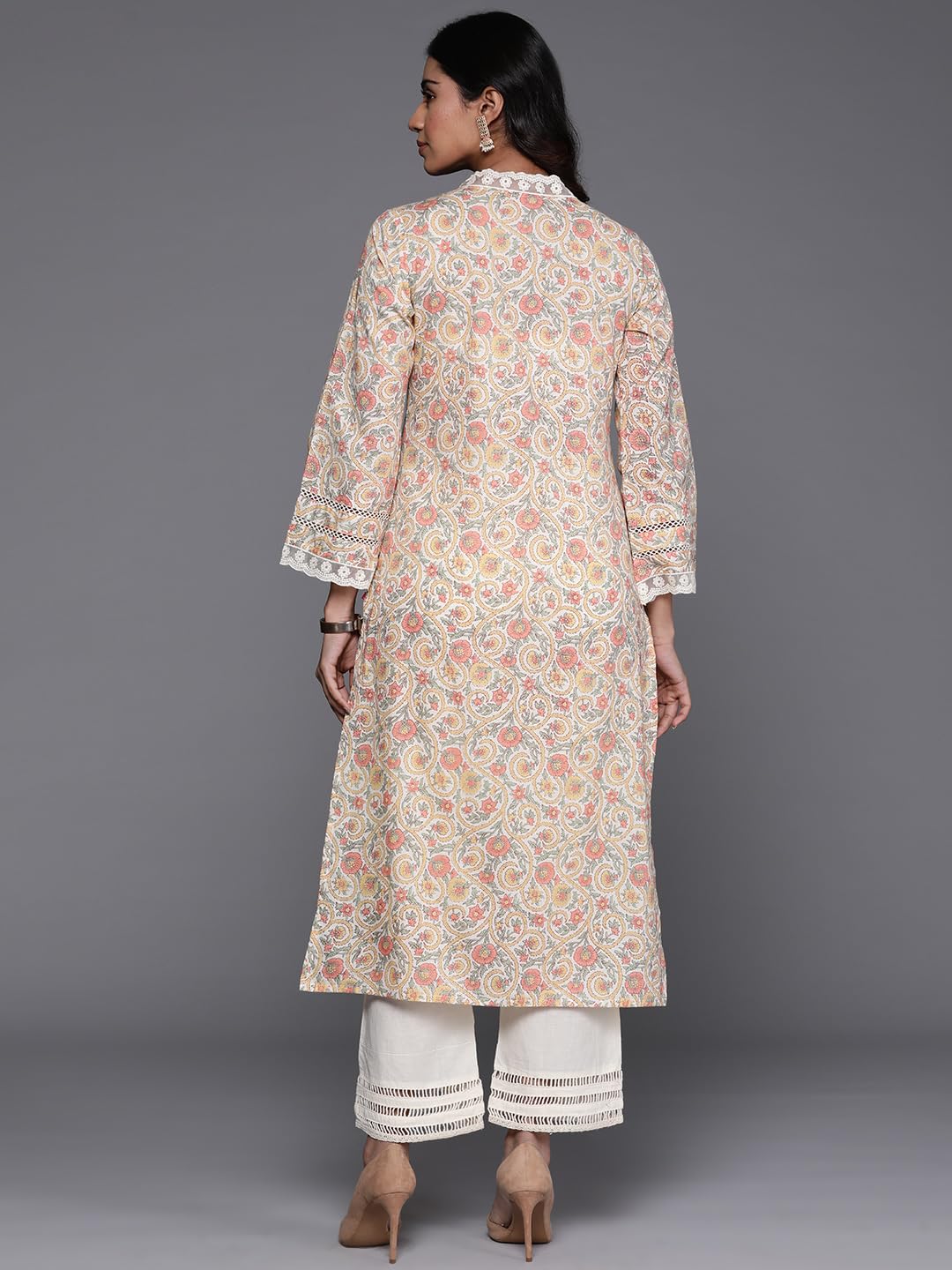 Varanga Women Off-White Floral Printed Straight Kurta