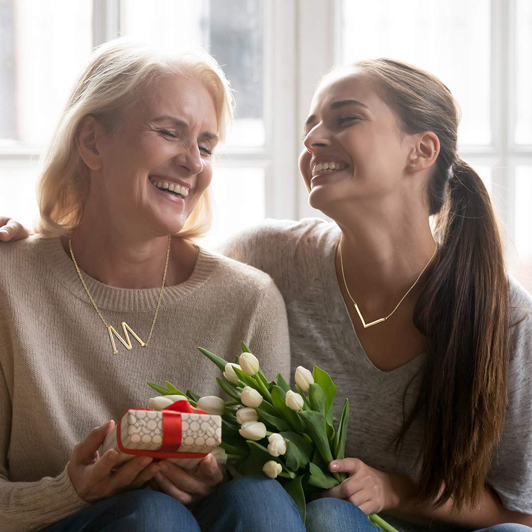 G Letter Necklace Wedding Jewelry Gifts for Sister Simple Christmas Presents for Women Large Initial Pendant