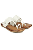 Shoetopia WomenS Wedge Heel Kolhapuris, White