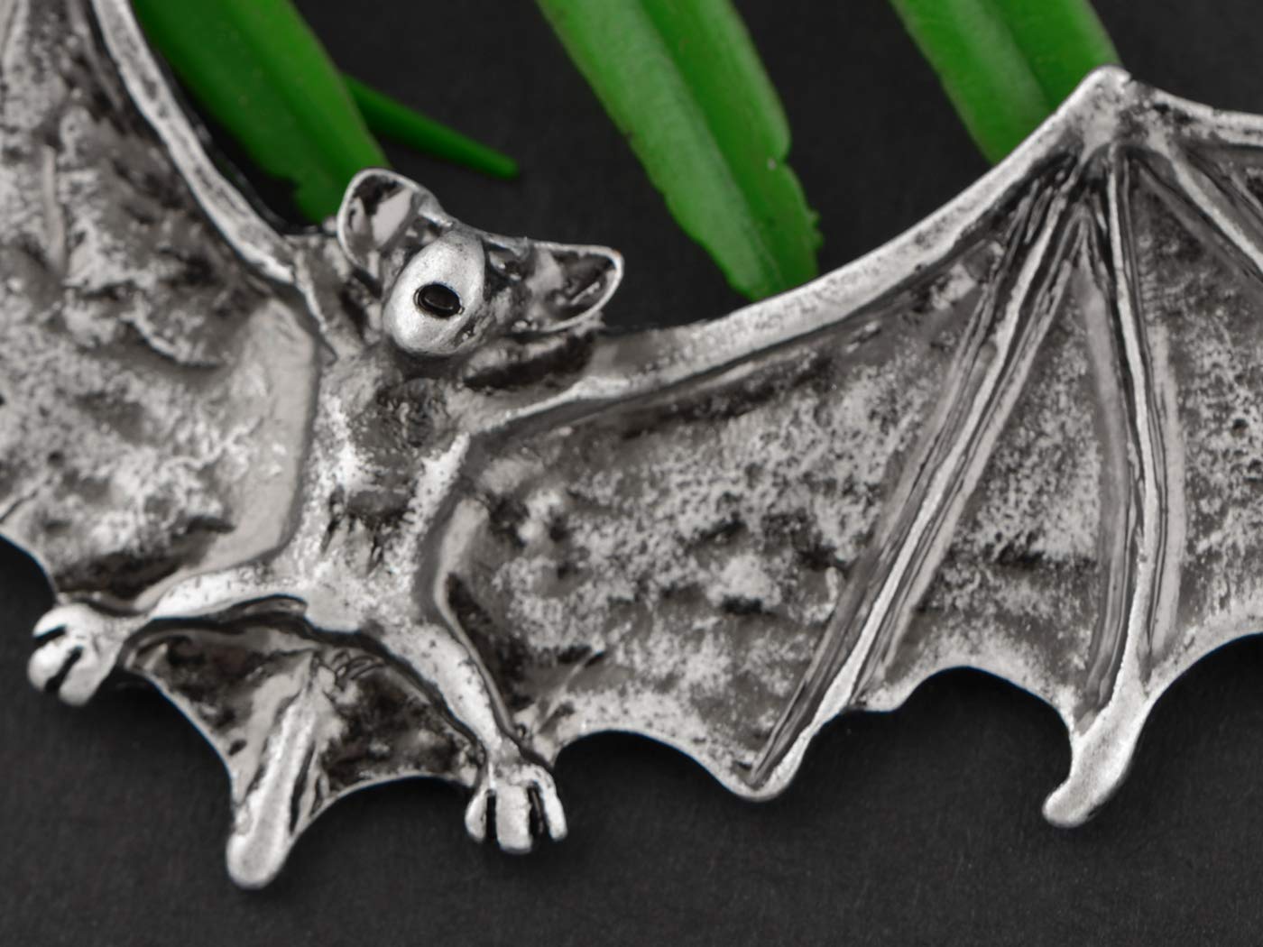 Alilang Frightening Halloween Enamel Paint Flying Bat Metal Chain Pendant Necklace