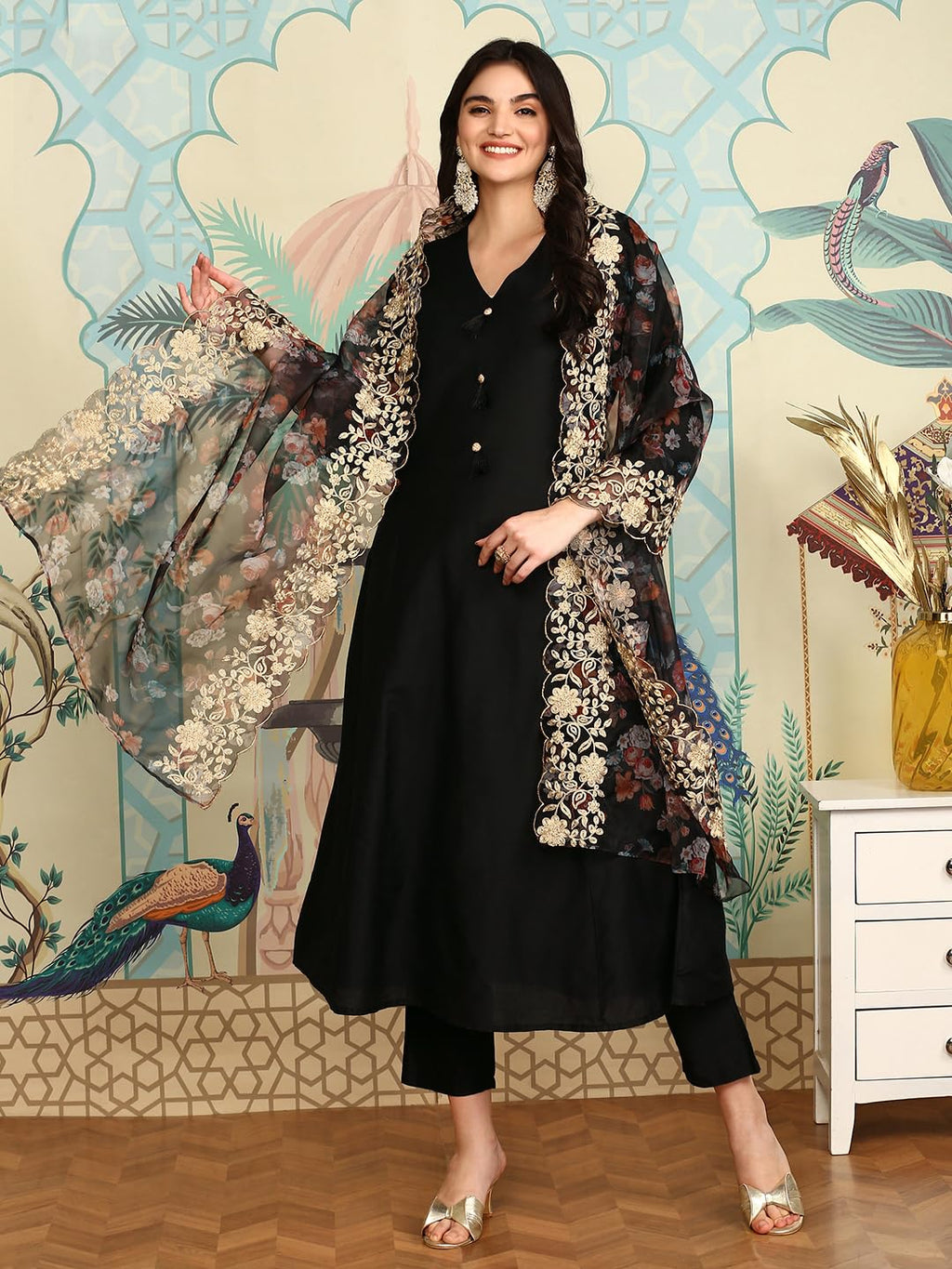 Ishin V-Neck Three-Quarter Sleeves Kurta With Trousers & With Printed Dupatta | Kurta Set For Women | Kurta With Trousers And Du