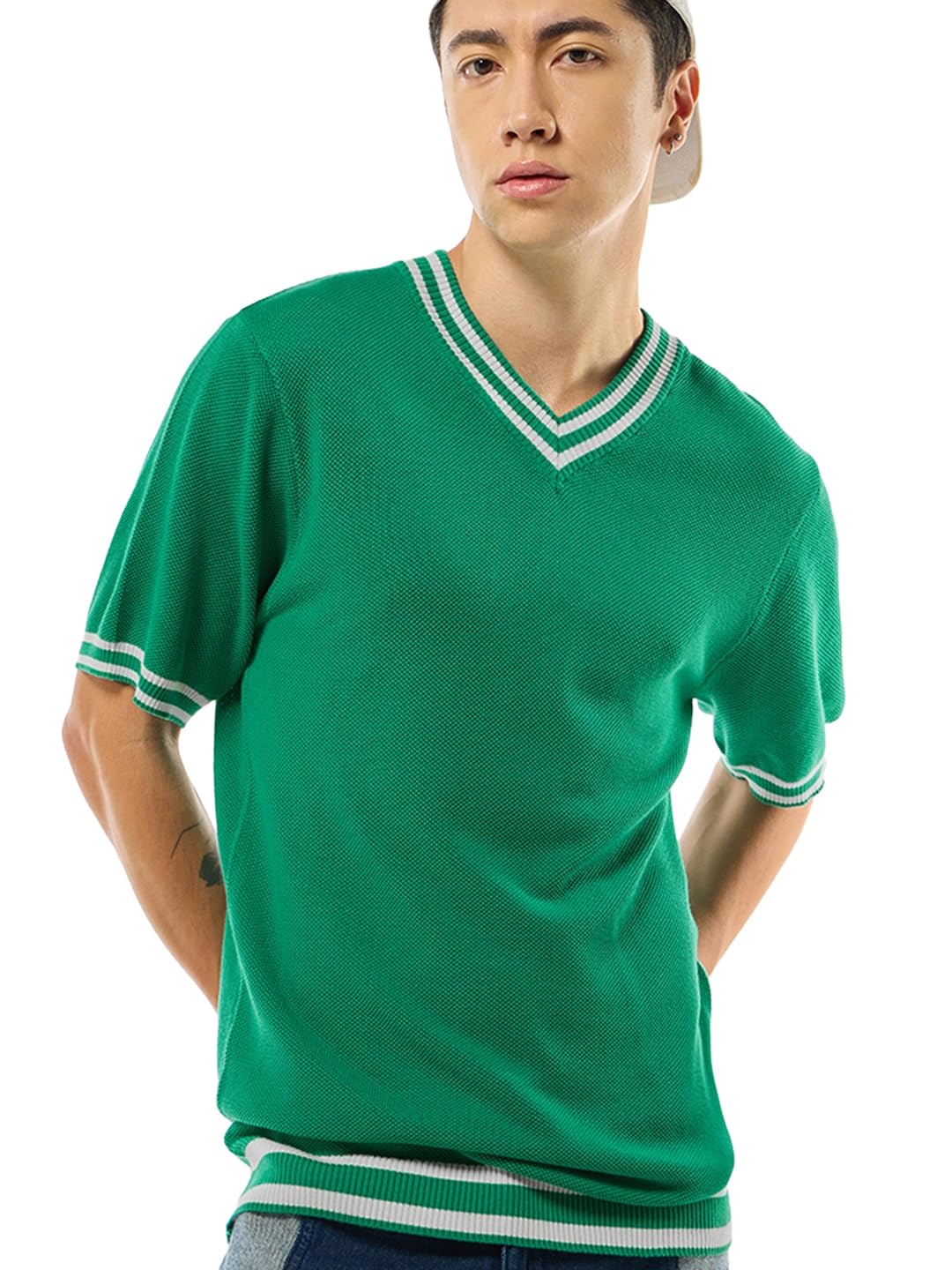 Bewakoof Mens Textured Regular Fit Half Sleeve V-Neck Cotton Flatknit T-Shirt_634378_Green_S