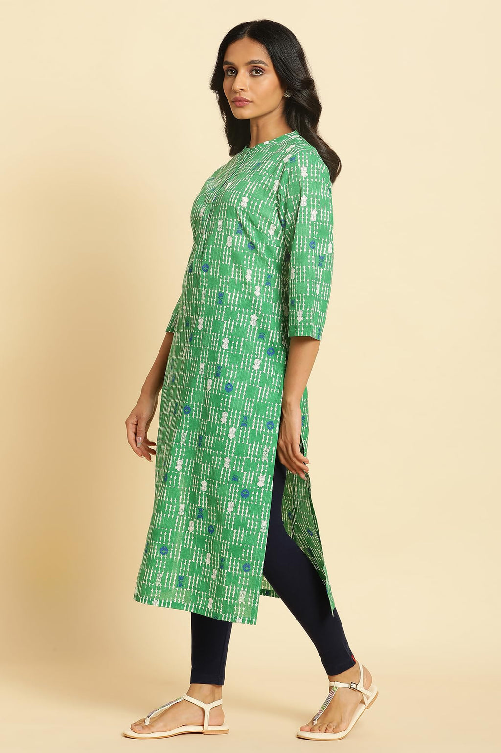 W For Woman Green Geometric Mandarin Collar Straight Kurta
