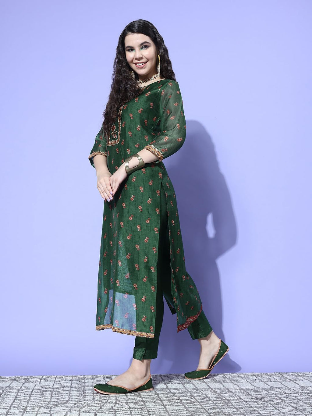 Varanga WomenS Green Floral Printed Kurta With Tonal Bottom And Thread Embroidered Dupatta